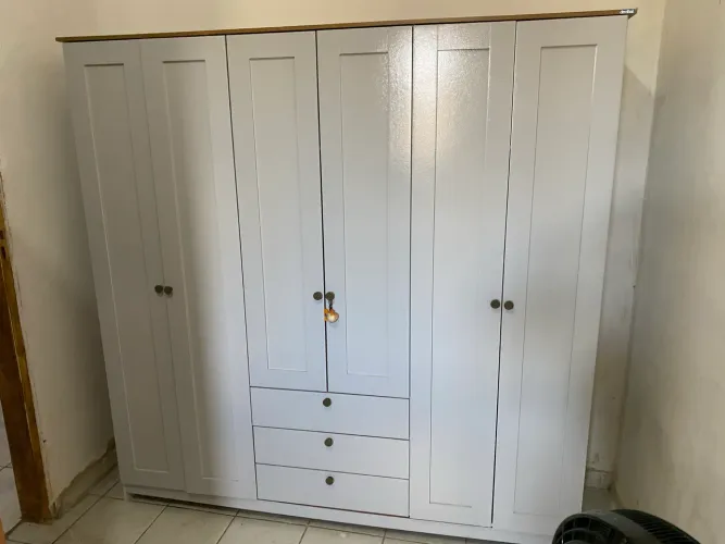 Guarda roupas 6 portas novo!