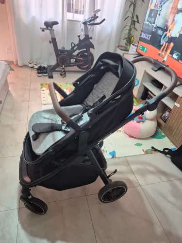 Carrinho de bebê com Moisés e bebê conforto da marca ABC DESIGN - Preto 