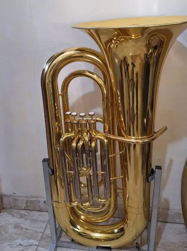 Tuba Yamaha YBB-321 4/4 de 4 pistos em Sib.