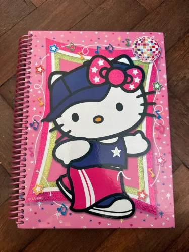caderno 10 matérias grafons hello kitty vintage anos 2000
