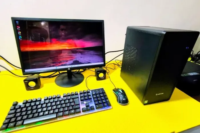 Computador Pc Intel Core i3-4360 8gb Ram Ssd 240 completo com Tela 22