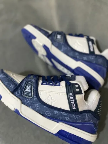 Tênis LV Trainer - Nº 39 - R$ 250,00