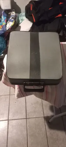 MÁQUINA DE ESCREVER PORTÁTIL. 