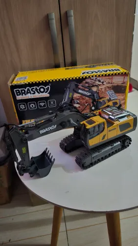 Escavadeira de controle remoto NOVA