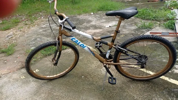 Bike Caloi com marchas, troco por roçadeira
