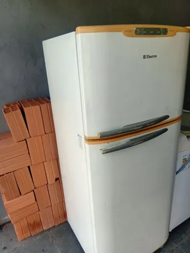 Geladeira leia o anuncio