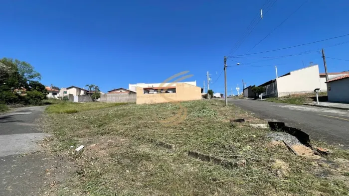 Oportunidade no Natal Merli II: 561,92 m² em Terreno de Esquina