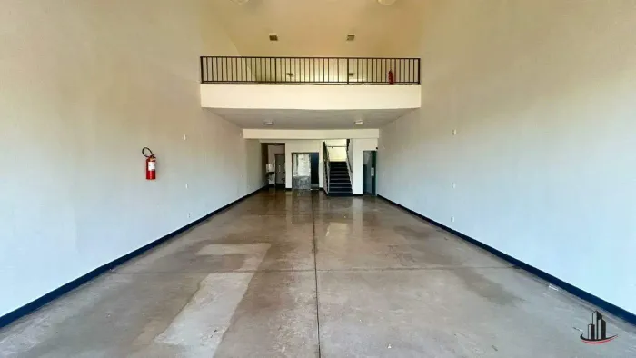 Galpão comercial de 152m² para locação na Av Nossa Senhora do Desterro