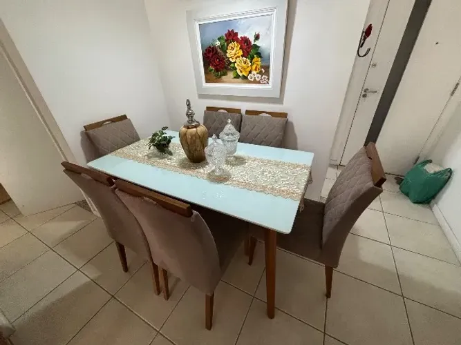 Mesa de jantar retangular com 6 cadeiras