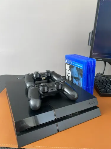 PlayStation 4 PS4 500GB + 2 Controles Originais + 6 Jogos