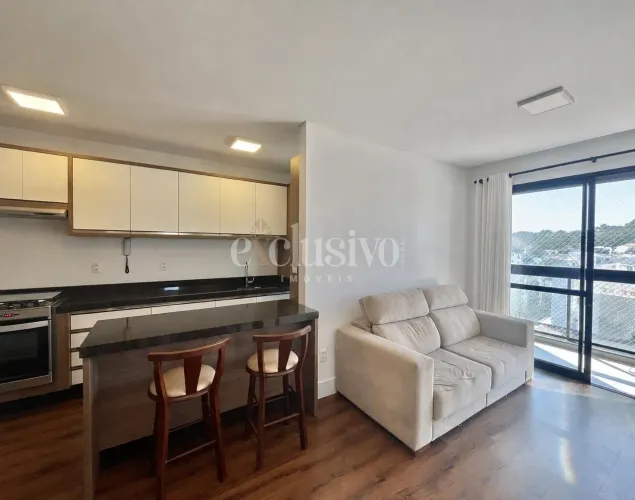 Apartamento à venda de 2 dormitórios, mobiliado, no Bom Abrigo..