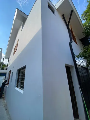 Meio oficial ou ajudante de pintura