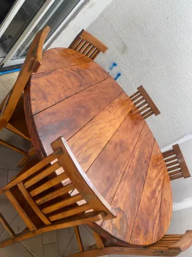 Mesa giratória- madeira pura