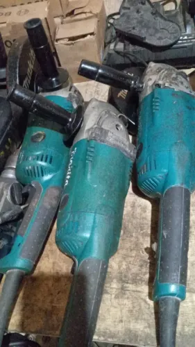 Esmerilhadeira Makita 220v