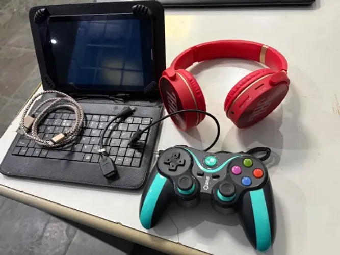 Kit Tablet + Fone Bluetooth JBL + Controle USB