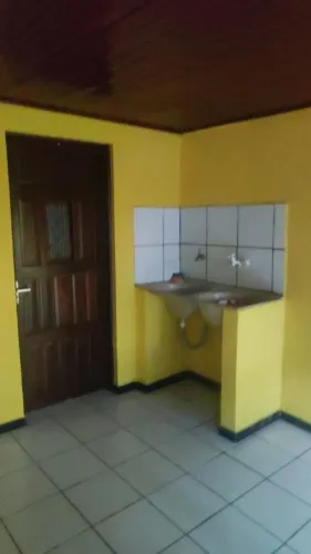 Aluga-se casa próximo a estação de trem de Ambuita