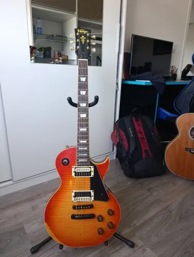 Guitarra Vintage V100CS ReIssued 2012 + Malagoli Custom II-S + Gotoh Locking - R$ 3.600