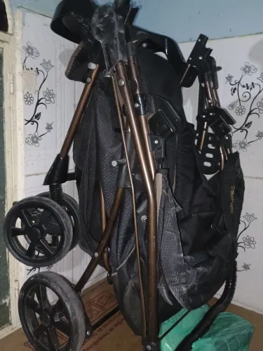 Vende se esse carrinho de bebê 