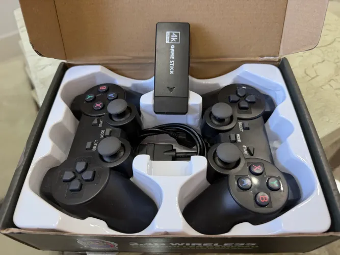 Game Stick 4K Lite Retrô + 2 Controles Sem Fio | Milhares de Jogos Clássicos | Completo