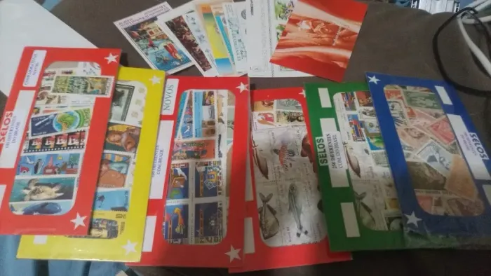 850 selos antigos dos correios e mais 11 blocos comemorativos dos correios