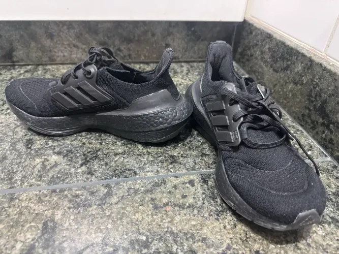 Tênis de Corrida Feminino Adidas Ultraboost 22