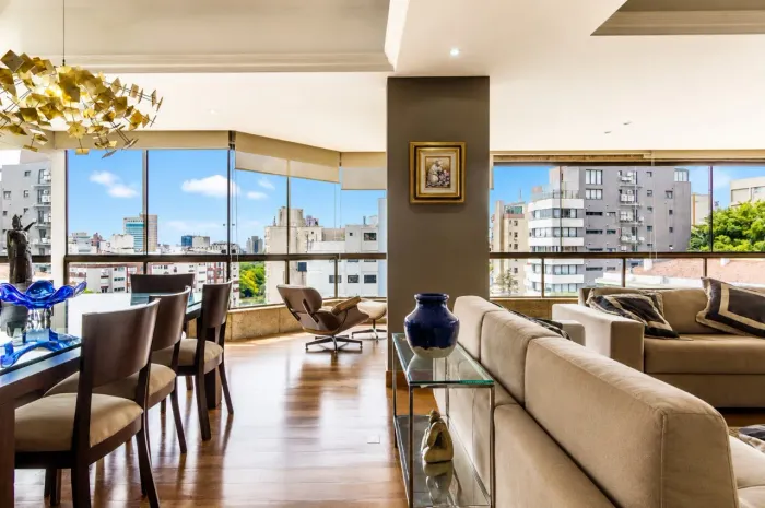 Apartamento à venda com 3 dormitório, sendo 2 suítes, e 4 vagas no bairro Rio Branco em Po