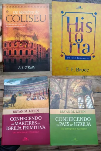 História Cristã em 4 Livros - Em perfeito estado