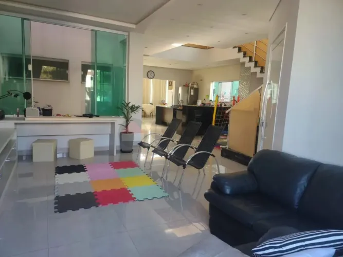 Residência em Condomínio em Parque Ibiti Reserva, Sorocaba-SP: 3 Quartos, 1 Suíte, 2 Salas