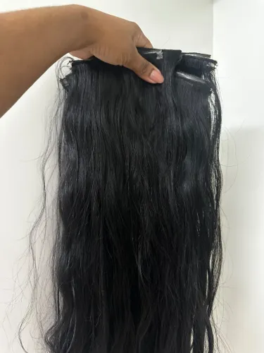 Cabelo brasileiro com 60 cm e 200 gramas