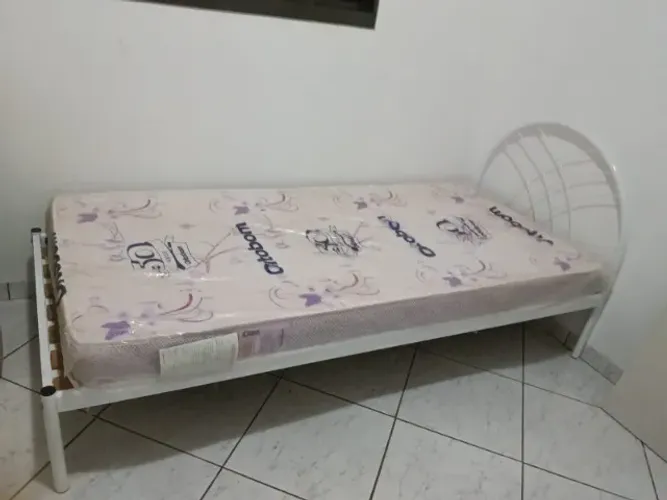 Cama de Solteiro com Colchão
