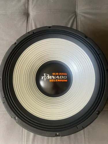 Tornado 2200 18 polegadas 