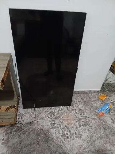 Vendo TV 4k com pezinho junto
