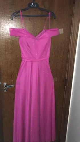 Vestidos de festa usado por poucas horas.