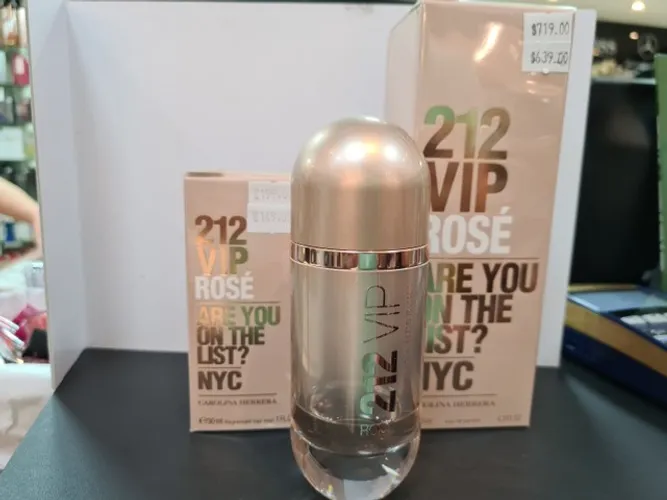 Perfume original 212 vip (lacrado)