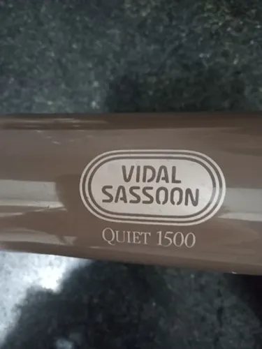 Secador de cabelo 110 volts semi novo - Aceito Cartões de Crédito e Débito