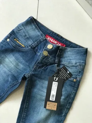 Calça jeans fem NOVA, marca Denúncia, tam 34
