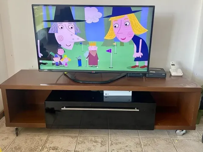 Rack SIER amadeirado para TV