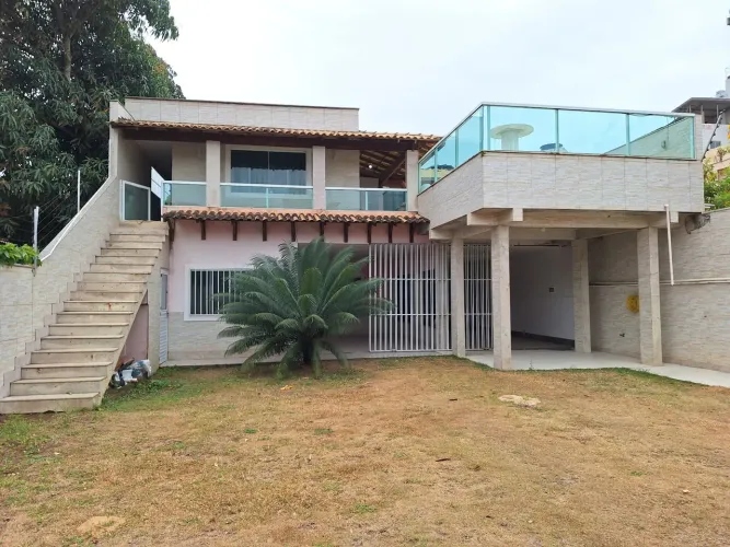 Imóvel beira mar com 02 casas em lote grande em Piúma ES OPORTUNIDADE