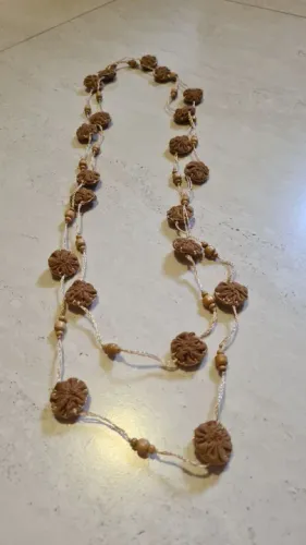 Colar de Madeira e Tecido