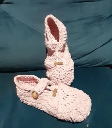 Pantufa de crochê