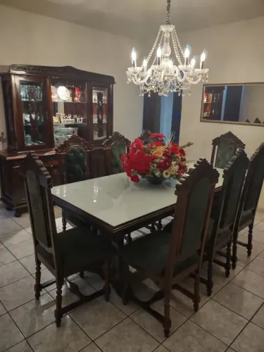 Conjunto Colonial de Mesa, cadeiras, buffet+arca