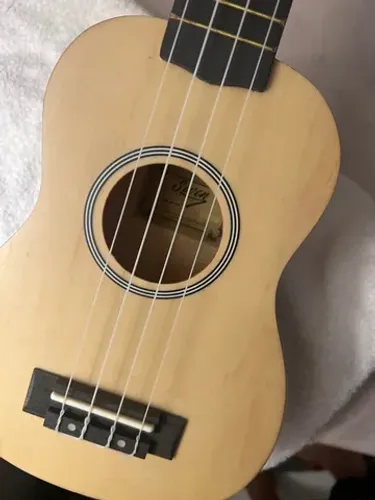 UKulelê novinho ( nunca usado )