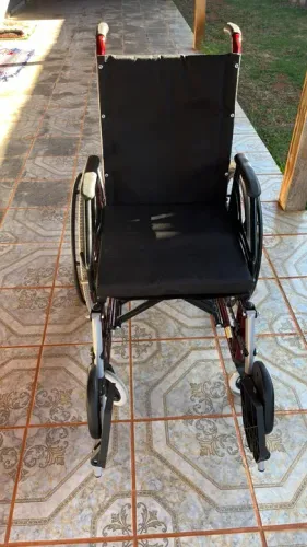 Cadeira De Rodas Tetra Reclinável Com Encosto - Prolife Cor Vinho