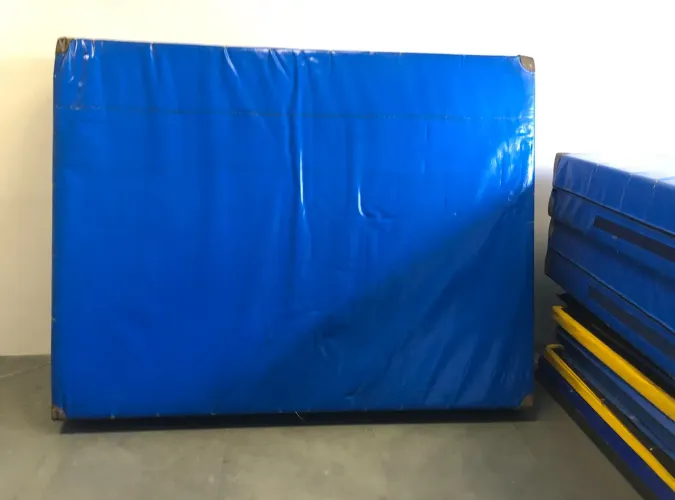 COLCHÃO ÁREA DE QUEDA/ GINÁSTICA/ CIRCO/ ACROBACIA 