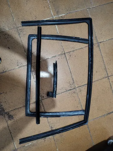 Borracha do vidro da porta Dianteira/Traseira Direito  - Jac J2 2012