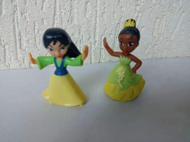 princesas Disney Tiana e Mulan McDonald's