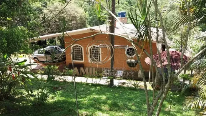 Chácara com 2 Casas, 5.000m² de Terreno, 100m² Construído, Zona Norte, São José dos Campos