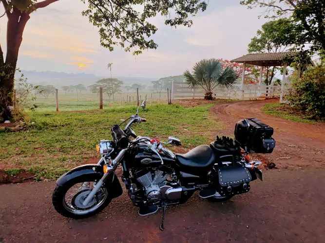 Vendo um verdadeiro tanque de guerra, minha shadow 750 em perfeito estado de conservação .