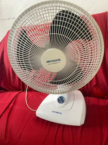 Ventilador mondial branco 