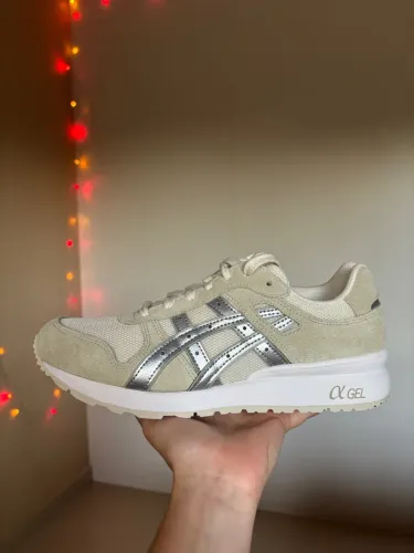 Tênis Asics Alpha Gel Bege e Prata - Novo!